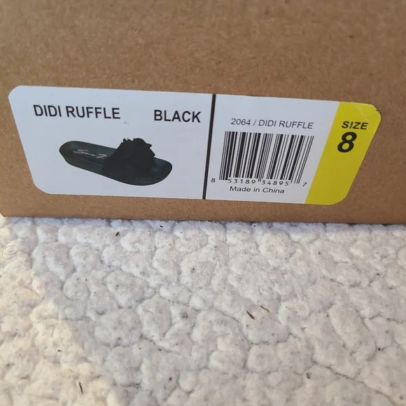 Seven7 - NIB - Black Didi Ruffle sandals - Picture 5 of 10